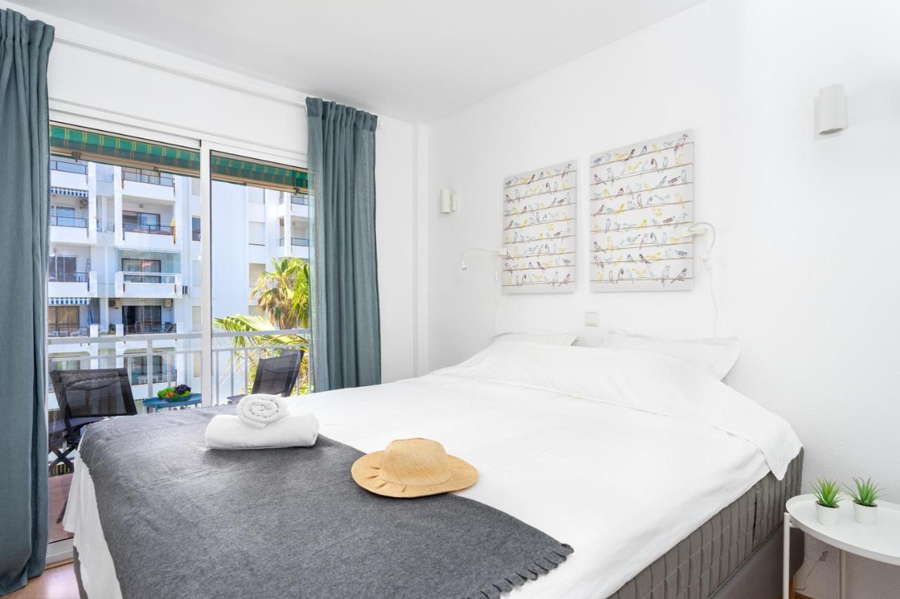 Beachfront Seaview Apartment In Los Boliches By Costarentals - Ref 141 Фуэнхирола Экстерьер фото