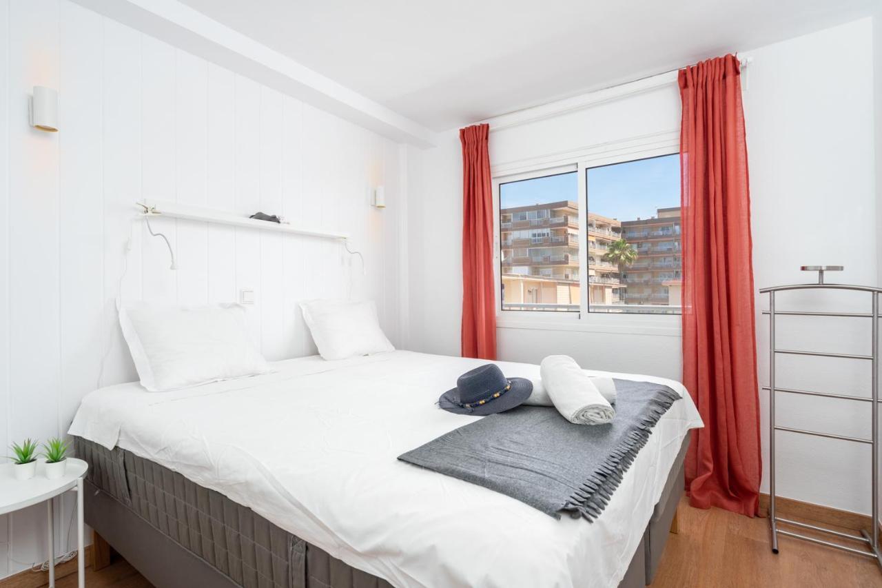Beachfront Seaview Apartment In Los Boliches By Costarentals - Ref 141 Фуэнхирола Экстерьер фото