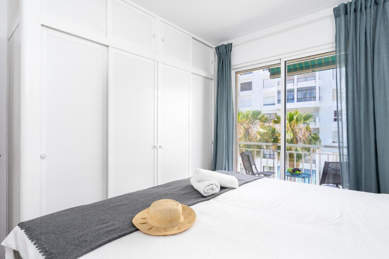 Beachfront Seaview Apartment In Los Boliches By Costarentals - Ref 141 Фуэнхирола Экстерьер фото