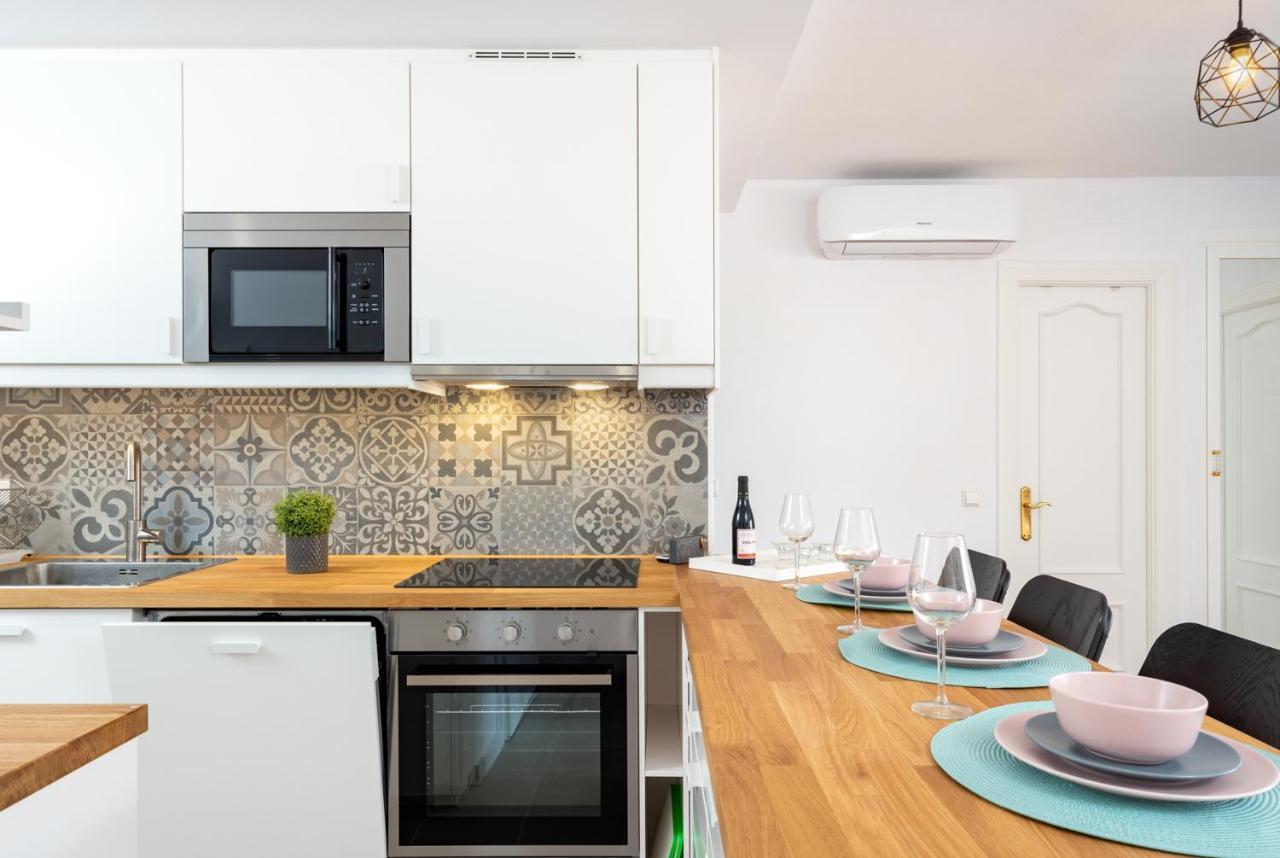 Beachfront Seaview Apartment In Los Boliches By Costarentals - Ref 141 Фуэнхирола Экстерьер фото